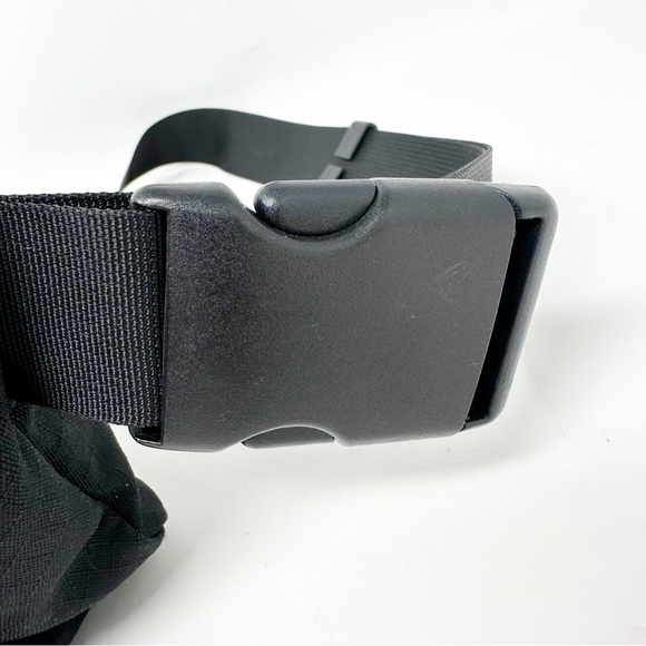 Vintage 1990’s Columbia Fanny Pack Belt Bag - Picture 4 of 8